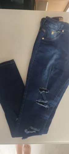 Calça jeans lavagem escura número 40