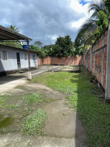 Casa em Piabetá com quintal