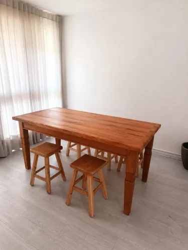 Mesa rústica de madeira maciça de demolição Peroba Rosa 1.70x0.80  1700 reais 