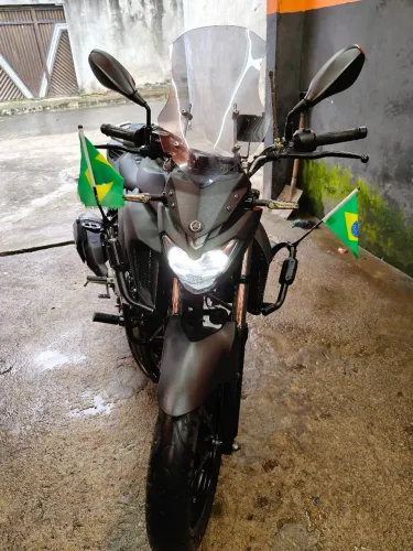 Vendo essa linda moto Yamaha FZ25