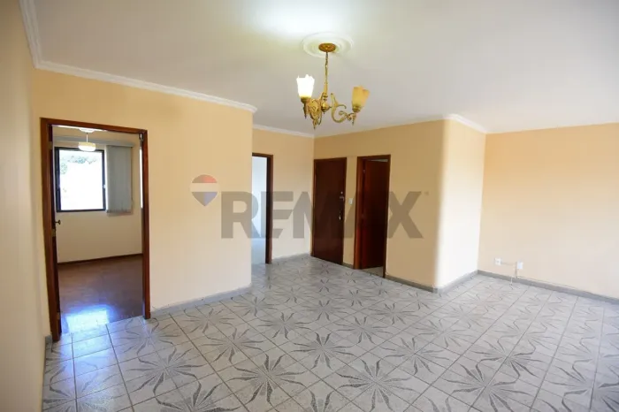 Apartamento 4 dormitórios no Edifício Haick no Centro
