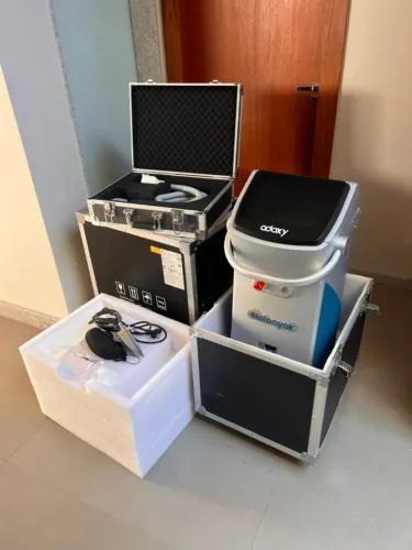 Aparelho de Depilação a LED Holonyak - Adoxy