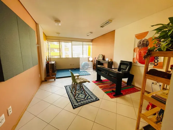 Sala Comercial, Trindade, com portaria 24 horas.