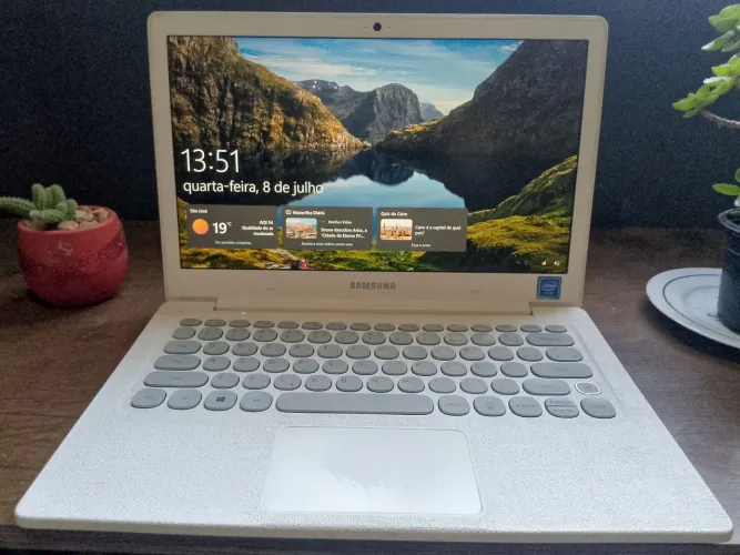 Notebook Samsung Flash F30 | Tela Full HD | SSD 128GB | Leitor Biométrico