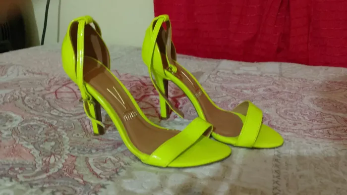 Salto alto Vizzano verde neon