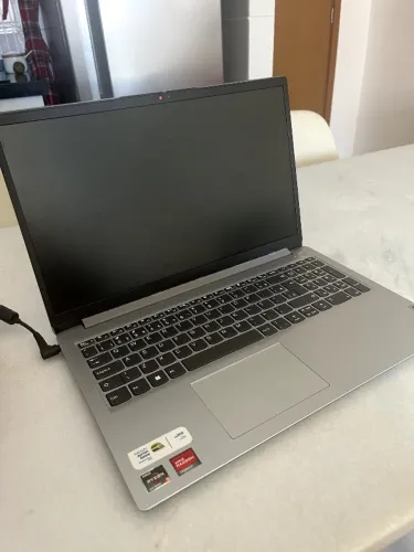 Notebook Lenovo Ideapad 1 Ryzen 5 8GB - Com avarias