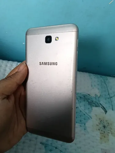 J7 prime dourado