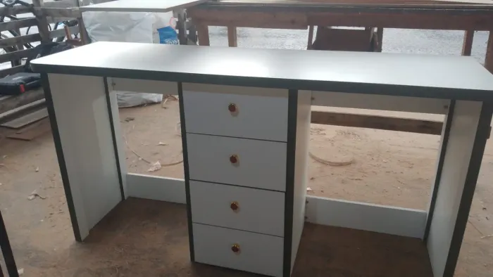 Mesa em 100% Mdf