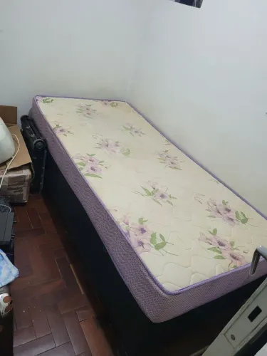 Vendo cama de solteiro em ótimo estado 