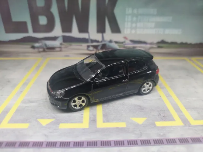 RMZ City VW Golf GTi 1/64 (Não Hot Wheels)