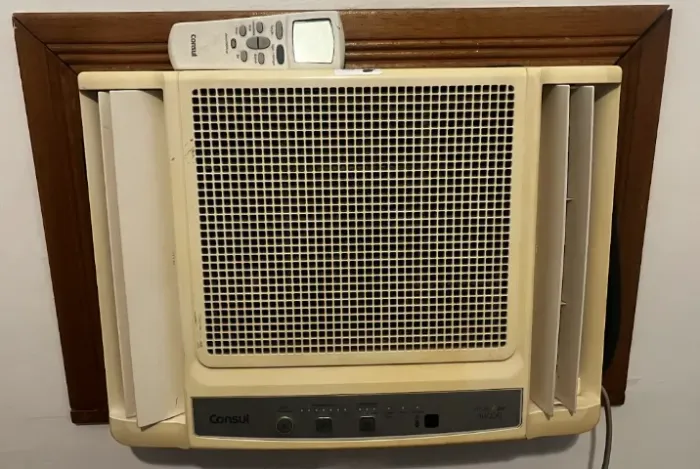 Ar condicionado de Janela Consul 10.000 BTUs Frio Eletrônico - 110v (com controle)