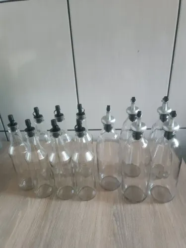 Vendo 07 garrafinhas de bico dosador 275ml e 500ml ideal para galeteiro