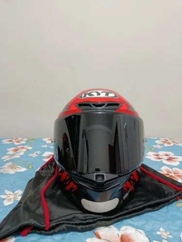 vendo capacete KYT TT REVO R$ 700
