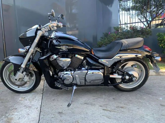 SUZUKI BOULEVARD M1500R