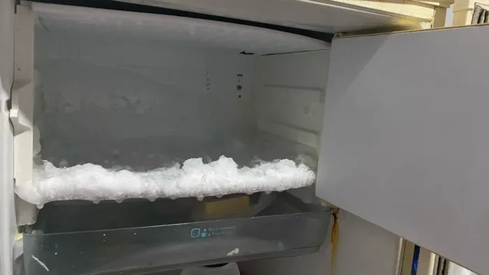 Geladeira smaltec