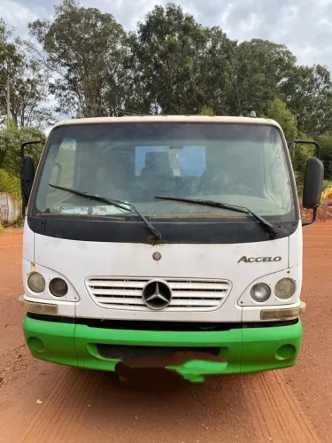 Mercedes acelelo 715