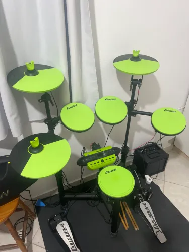 Vendo ou troco bateria elétrica 