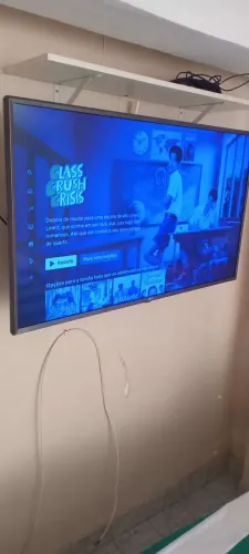 Smart TV LG 43" 4K (Modelo 43UJ6525) - Para Retirada de Peças / Conserto
