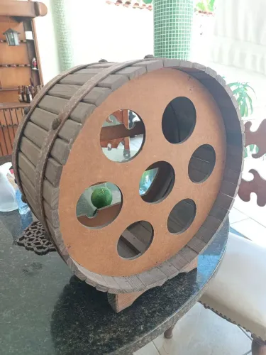 LINDA ADEGA DE VINHO RÚSTICA