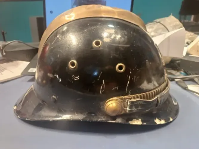Capacete Bombeiro civil e militar antigo 