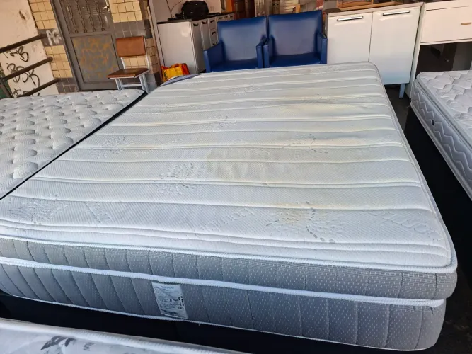 Cama box Queen size colchão ortobom molas ensacadas