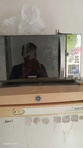 Vende esse microondas tudo funcionando perfeitamente preço barato ele 127 a energia ob