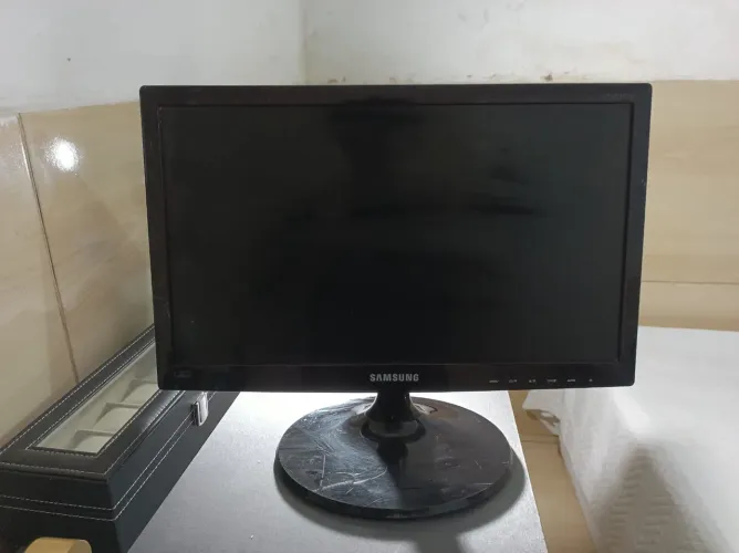 Monitor Samsung 16 Polegadas