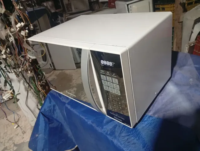 Microondas Panasonic 23 litros espelhado funcionando perfeitamente 