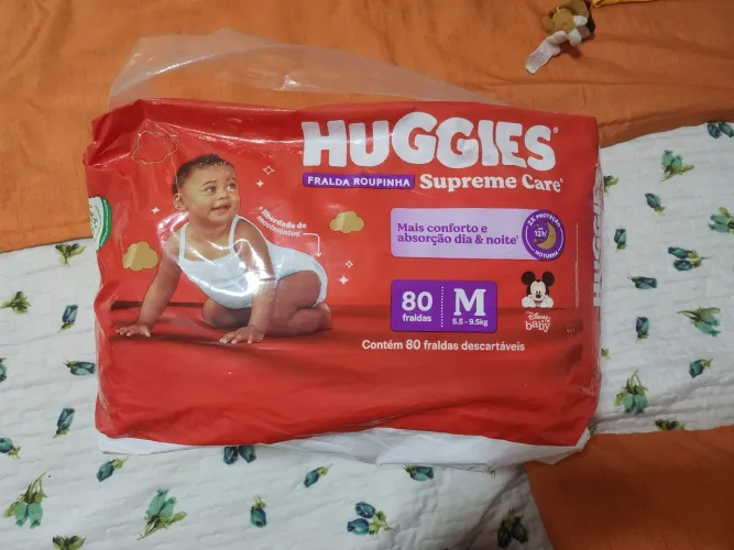 Fraldas Huggies Supreme Care Roupinha M 80un