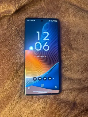 Moto Edge 50 fusion 256gb impecável, apenas detalhe mínimo na parte inferior