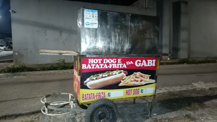 Carroça de cachorro quente i batata 