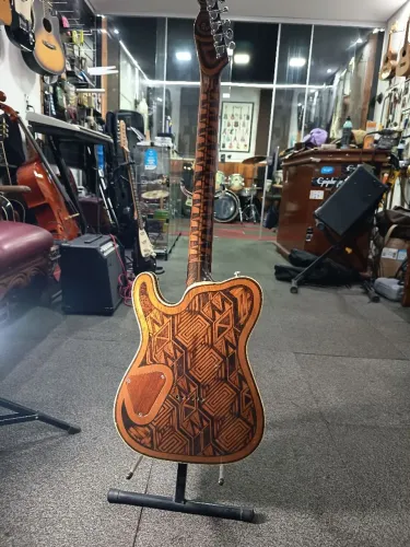 Guitarra kian Teletattoo Luthier 
