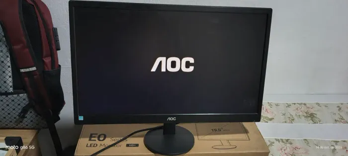 Monitor AOC 22" semi-novo conservado