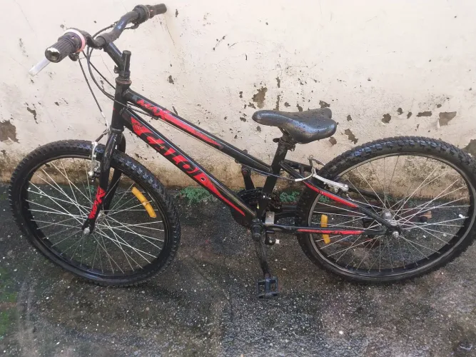 Bicicleta caloi conservada