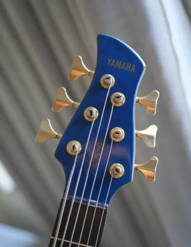 Contrabaixo yamaha trb 6i
