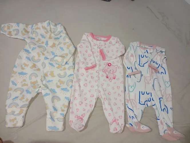 Lote 3 Macacões de Soft / Fleece Bebê 0-3 Meses (Carter's e Koala Baby)