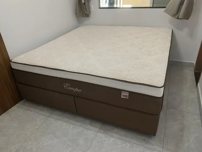 Cama Box + Colchão King Size Europa Cristalflex (Molas Ensacadas)