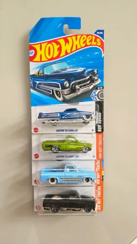 Kit 4 hotwheels Camionetes '53 '67 '72 '83