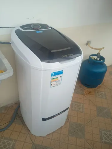 Vendo uma máquina de lavar tanquinho da marca colomarq 10 kls, está com três meses de uso