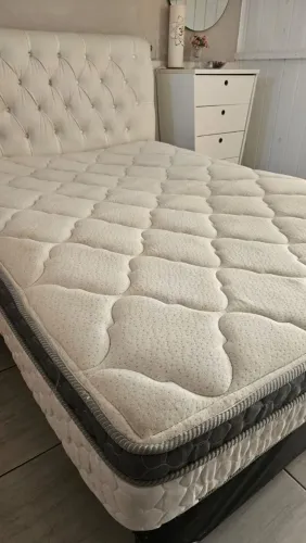 Cama Queen
