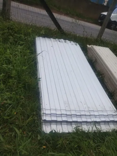 Tapume de zinco pra obra.