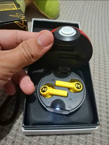 Fone de Ouvido Pokémon Pikachu Razer