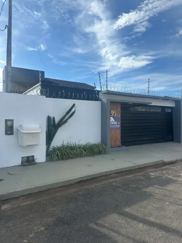 Venda. Casa com 190 m2 no Cidade Satélite. Rua Orion. 2/4 sendo 1 suite. Apto a finan