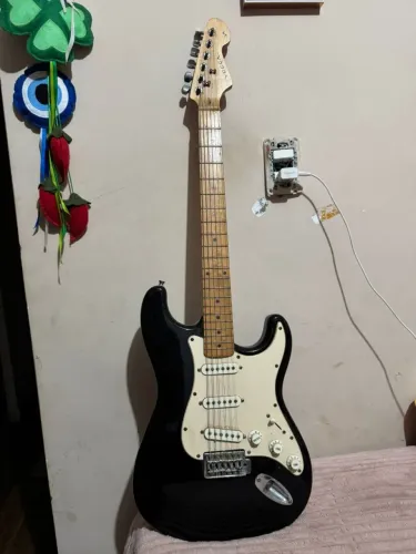 Guitarra Vogga Stratocaster