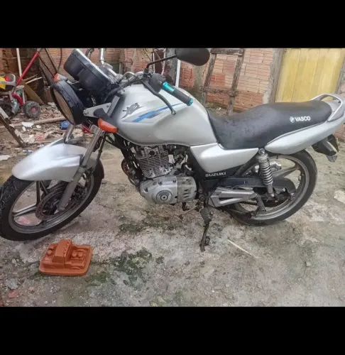 Vendo moto EN Suzuki 125 Yes