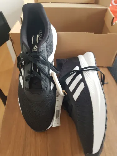 Tênis Adidas Confort novo