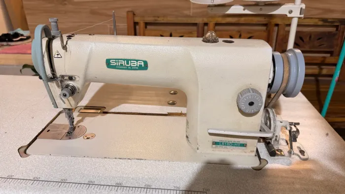 Máquina reta industrial siruba