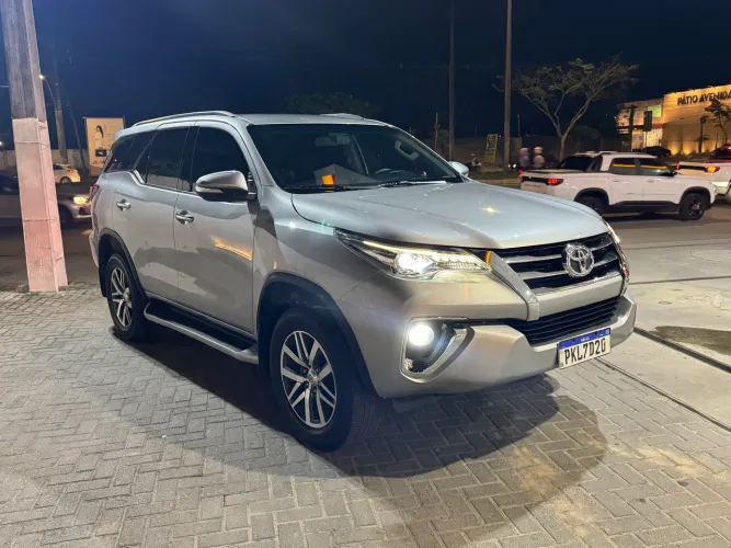 Toyota Hilux SW4 SRX 4X4 2.8 TDI 16V Dies. Aut. 2017
