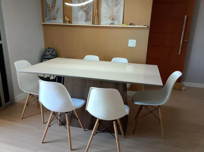 Mesa sala de jantar com cadeiras