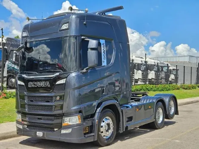 Scania R450 Highline 6x2 Teto Alto automático RETARDER Geladeira  Farol de teto e grade 